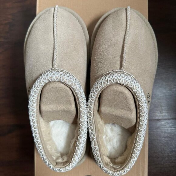 UGG Tan Platform Shoes - Picture 2 of 6